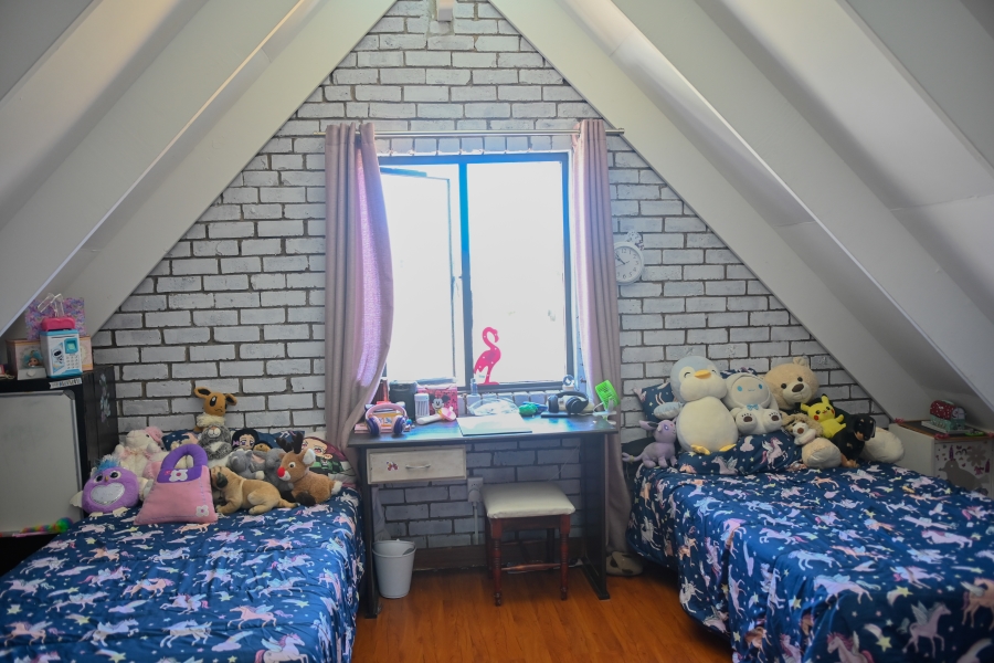 3 Bedroom Property for Sale in Gordons Bay Central Western Cape